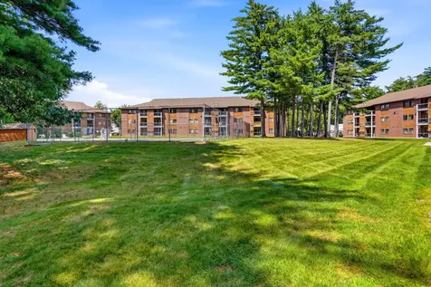 19 Blackstone Drive Nashua NH 03063