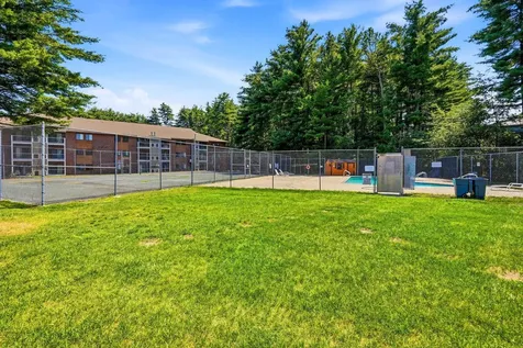 19 Blackstone Drive Nashua NH 03063