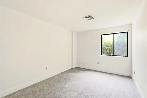 19 Blackstone Drive Nashua NH 03063