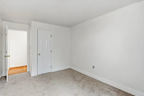 19 Blackstone Drive Nashua NH 03063
