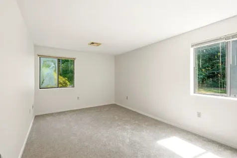 19 Blackstone Drive Nashua NH 03063