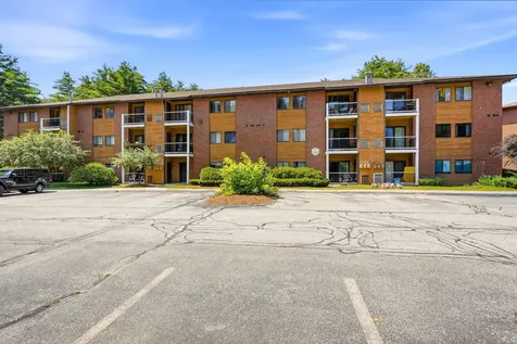19 Blackstone Drive Nashua NH 03063