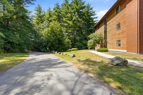 19 Blackstone Drive Nashua NH 03063