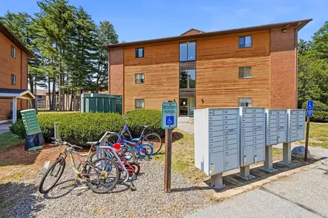 19 Blackstone Drive Nashua NH 03063