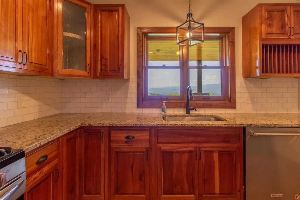 501 Diggins Road Hyde Park VT 05655