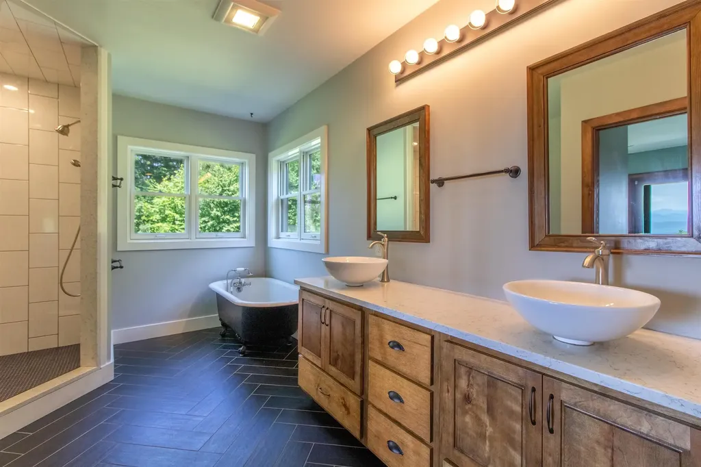 501 Diggins Road Hyde Park VT 05655