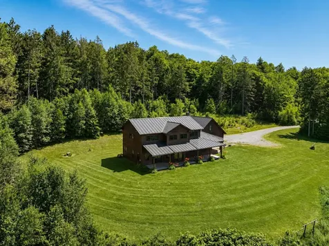 501 Diggins Road Hyde Park VT 05655