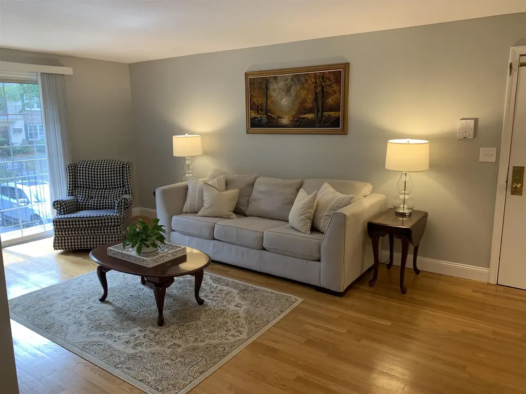6 Autumn Leaf Drive Nashua NH 03060