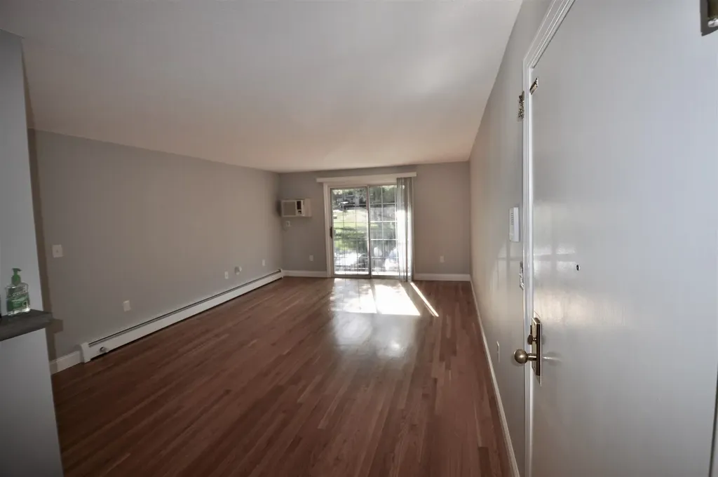 6 Autumn Leaf Drive Nashua NH 03060