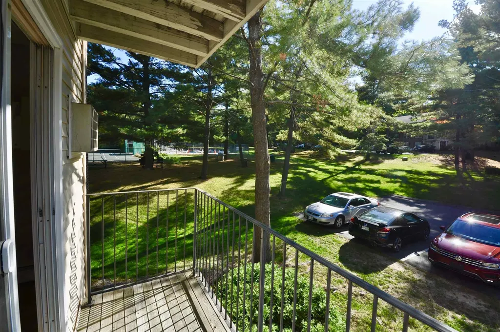 6 Autumn Leaf Drive Nashua NH 03060