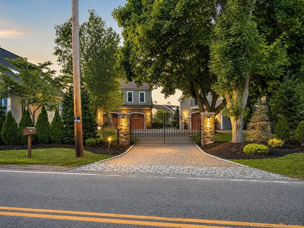 11 Post Road North Hampton NH 03862