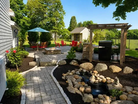 11 Post Road North Hampton NH 03862