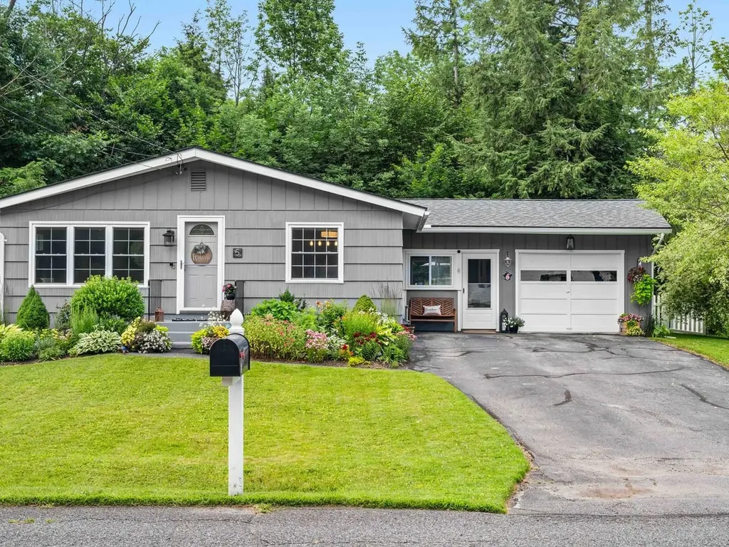 5 Spruce Lane Barre Town VT 05641