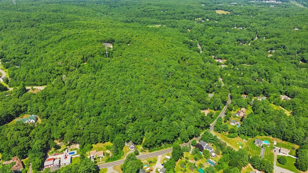 00 Mammoth Road Pelham NH 03076