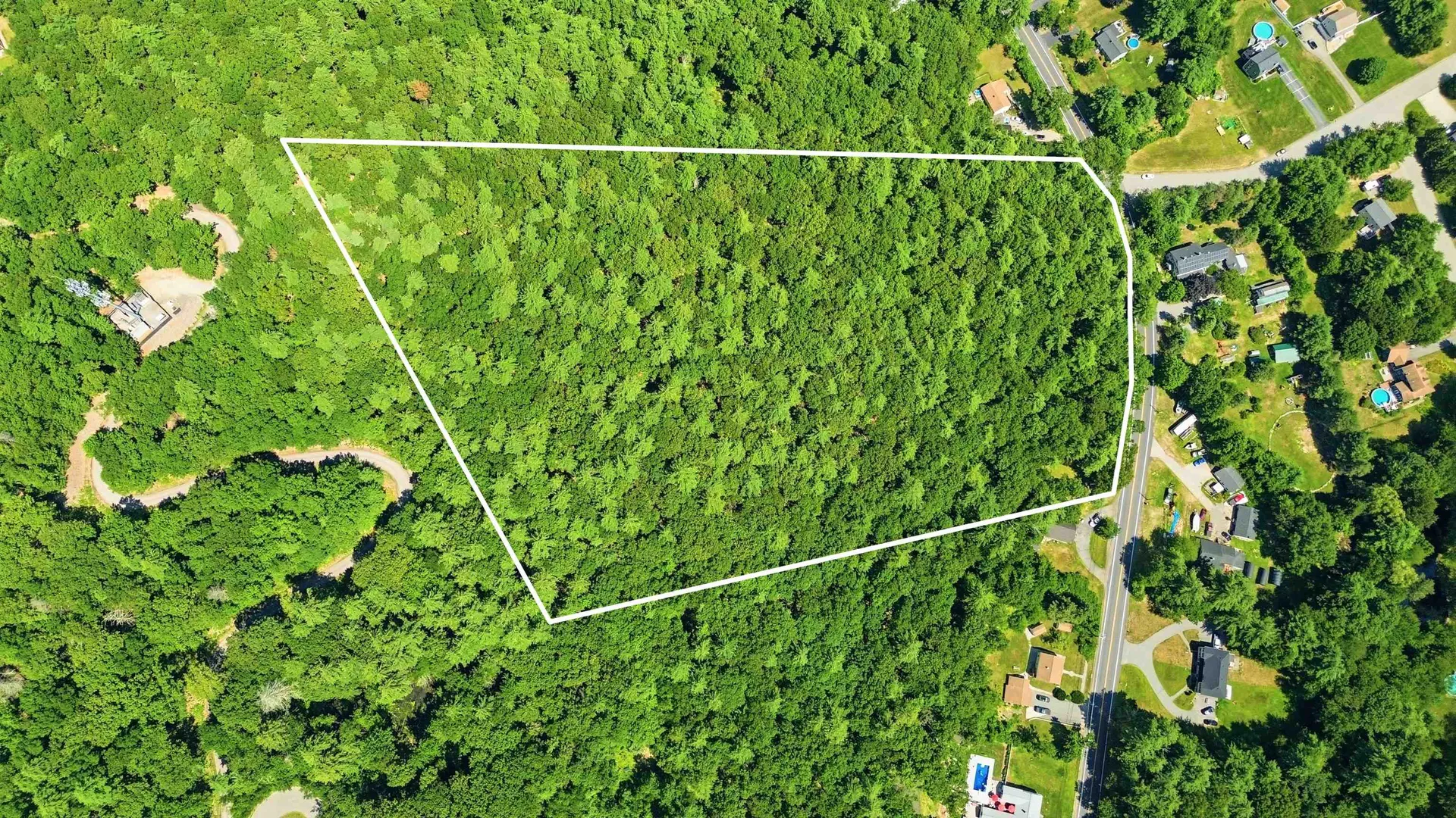 00 Mammoth Road Pelham NH 03076