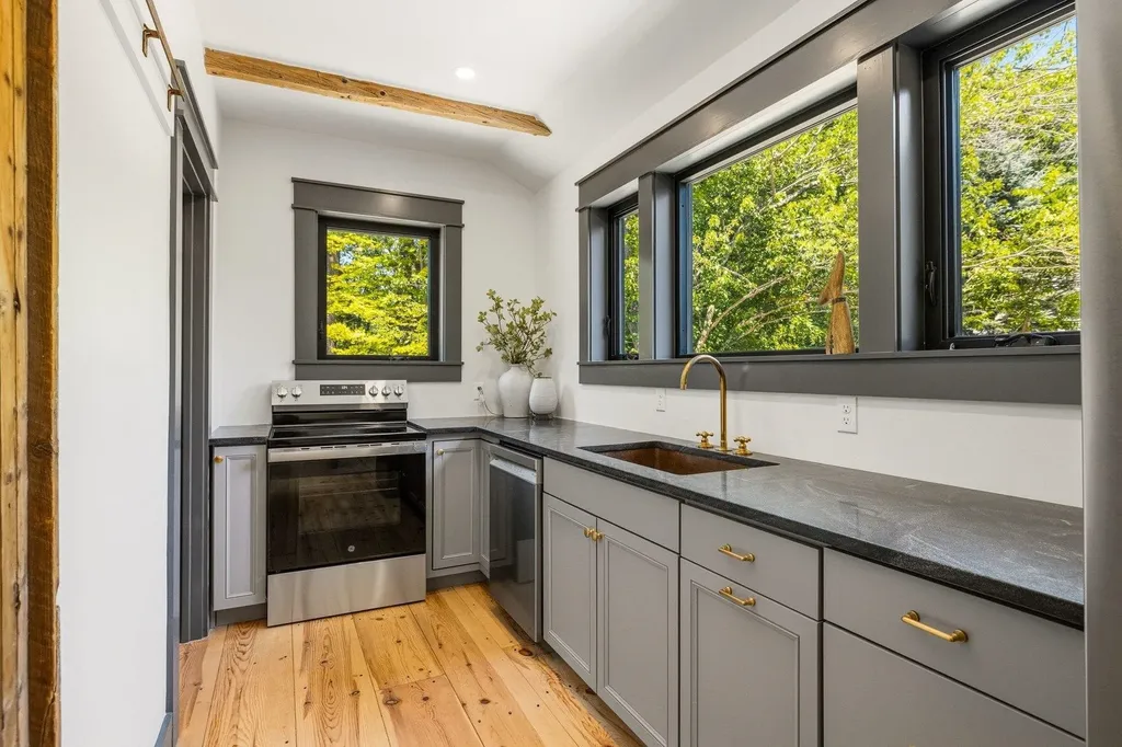 22 Pioneer Road Rye NH 03870