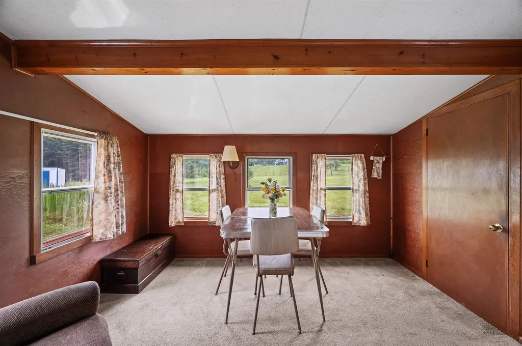 12 Norris Road Pittsfield NH 03263