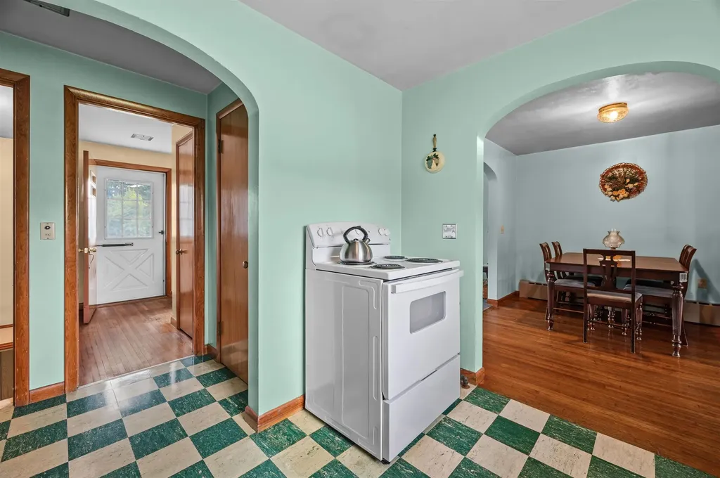 12 Norris Road Pittsfield NH 03263