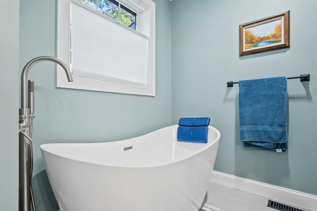 66 Brook Hill Meredith NH 03253
