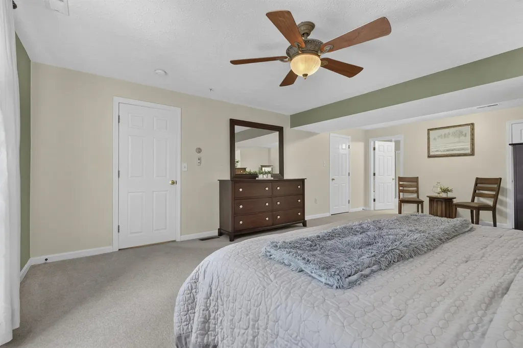 38 Georgetowne Drive Nashua NH 03062