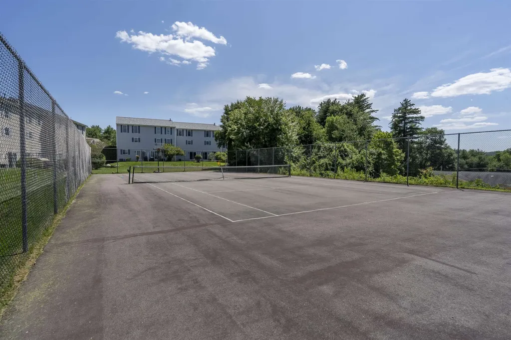 38 Georgetowne Drive Nashua NH 03062