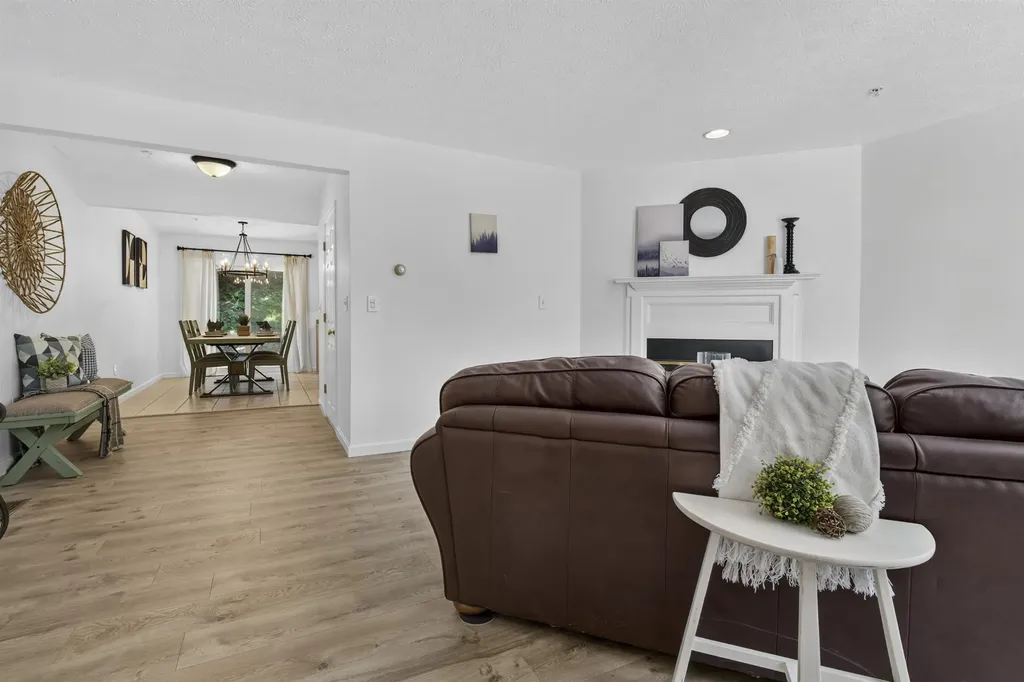 38 Georgetowne Drive Nashua NH 03062