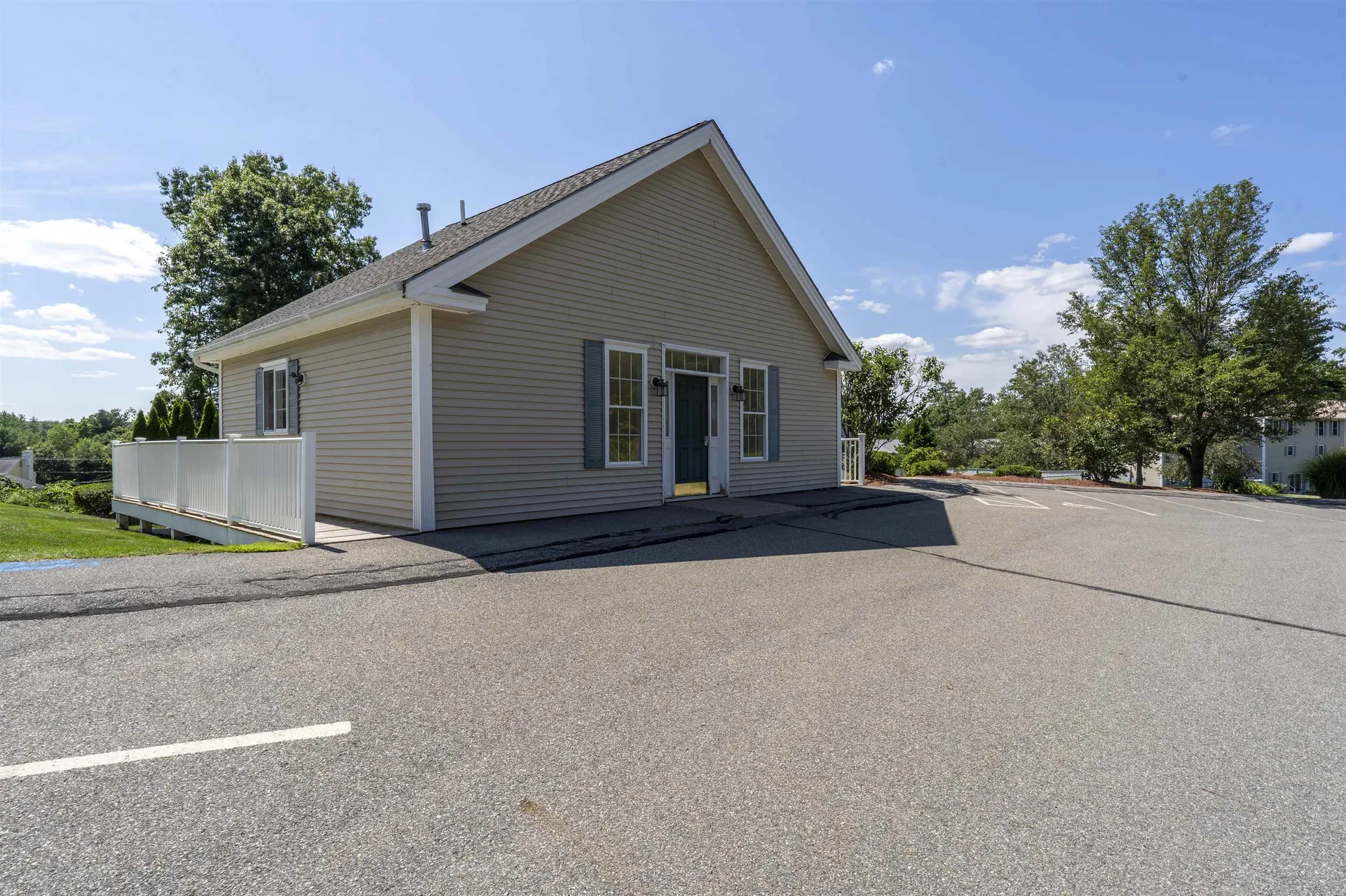 38 Georgetowne Drive Nashua NH 03062