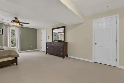 38 Georgetowne Drive Nashua NH 03062