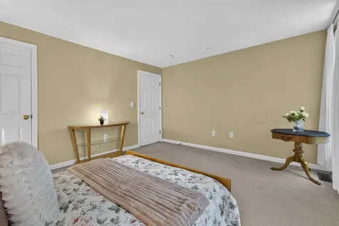 38 Georgetowne Drive Nashua NH 03062