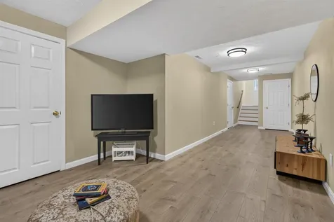 38 Georgetowne Drive Nashua NH 03062