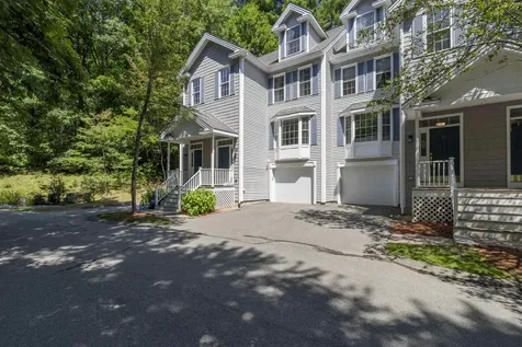 38 Georgetowne Drive Nashua NH 03062