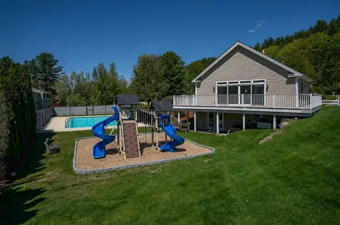 38 Georgetowne Drive Nashua NH 03062