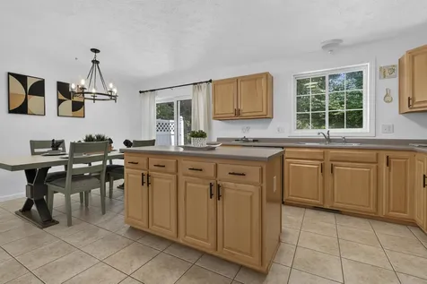 38 Georgetowne Drive Nashua NH 03062