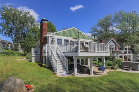 23 Escumbuit Road Derry NH 03038