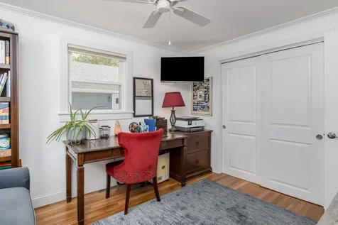 23 Escumbuit Road Derry NH 03038