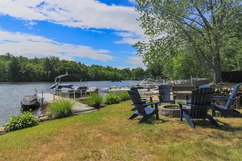 23 Escumbuit Road Derry NH 03038