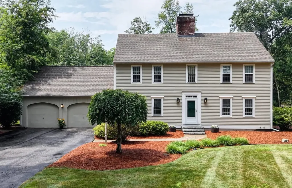 22 Horace Greeley Road Amherst NH 03031