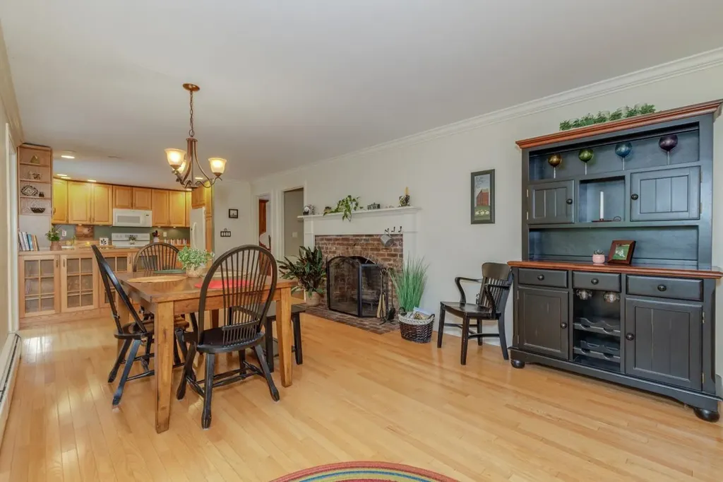 22 Horace Greeley Road Amherst NH 03031