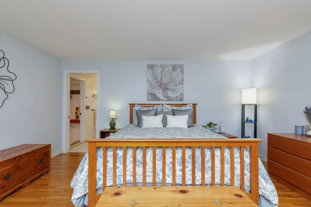 22 Horace Greeley Road Amherst NH 03031