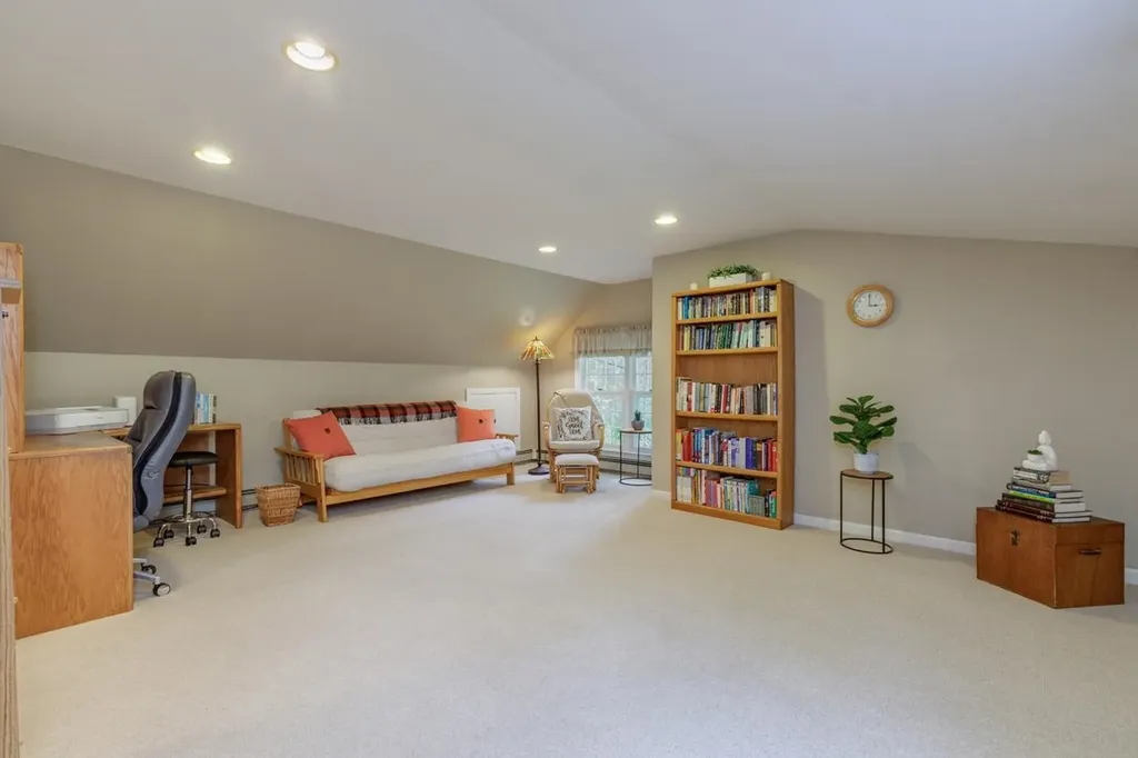 22 Horace Greeley Road Amherst NH 03031