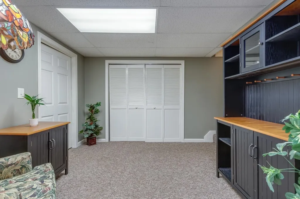 22 Horace Greeley Road Amherst NH 03031