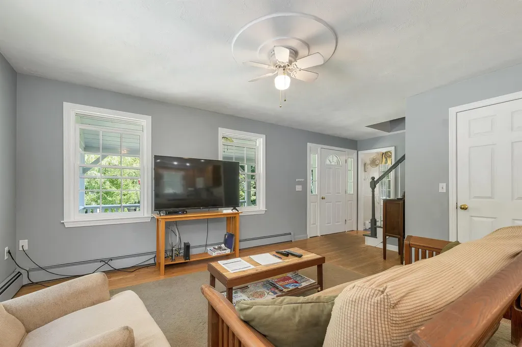 19 Vonhurst Road Moultonborough NH 03254