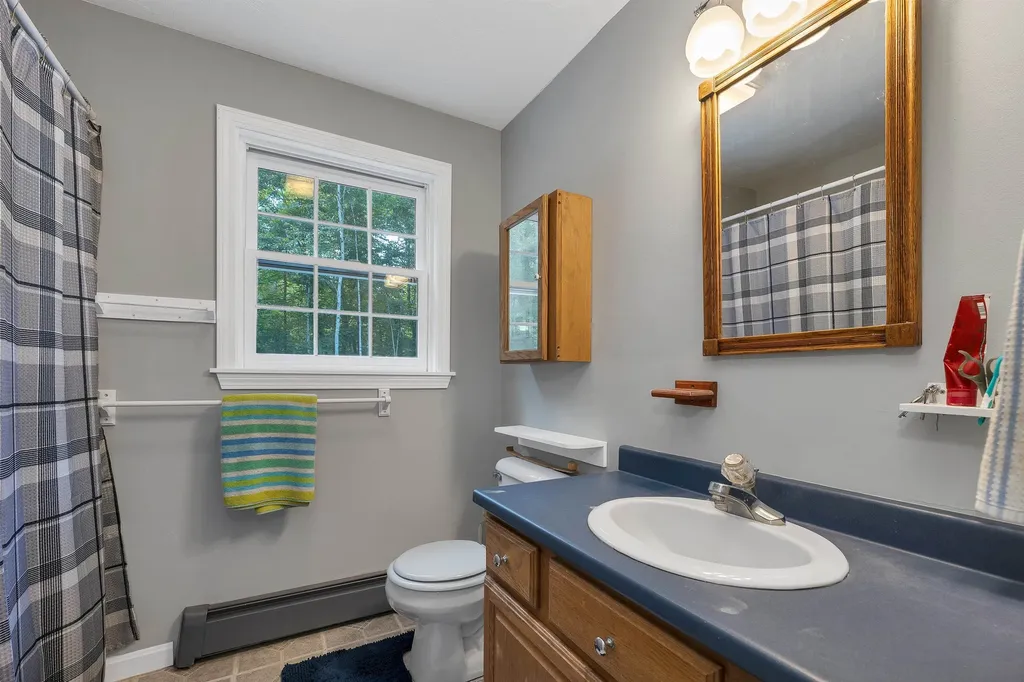19 Vonhurst Road Moultonborough NH 03254