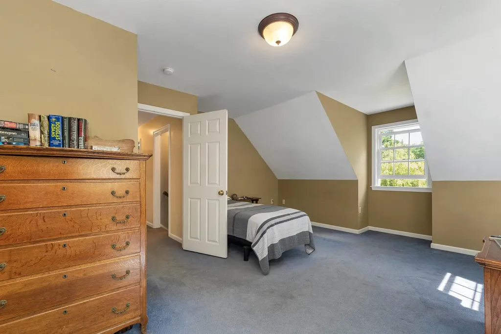 19 Vonhurst Road Moultonborough NH 03254