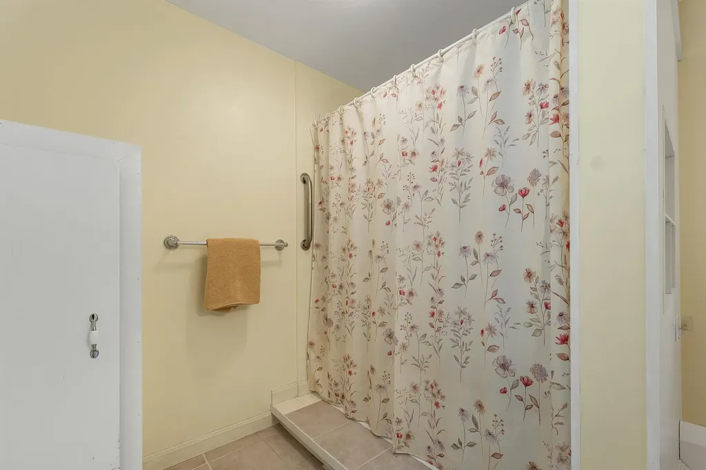 19 Vonhurst Road Moultonborough NH 03254
