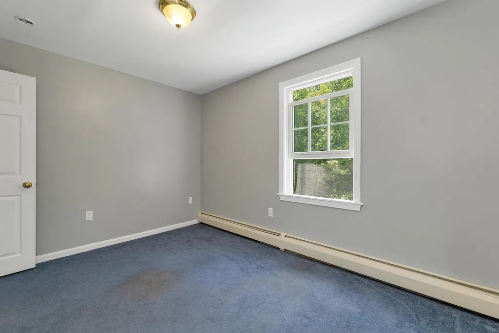 19 Vonhurst Road Moultonborough NH 03254