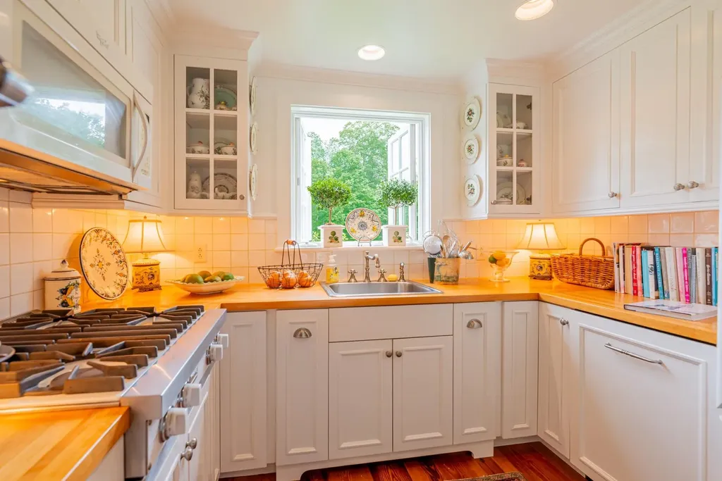 81 Fern Hill Dorset VT 05251