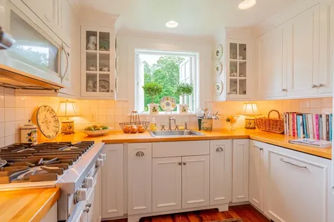 81 Fern Hill Dorset VT 05251