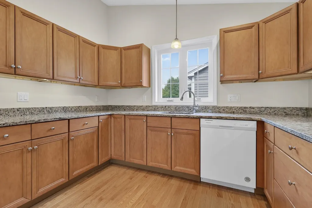 27 Leybridge Drive Hudson NH 03051-3278