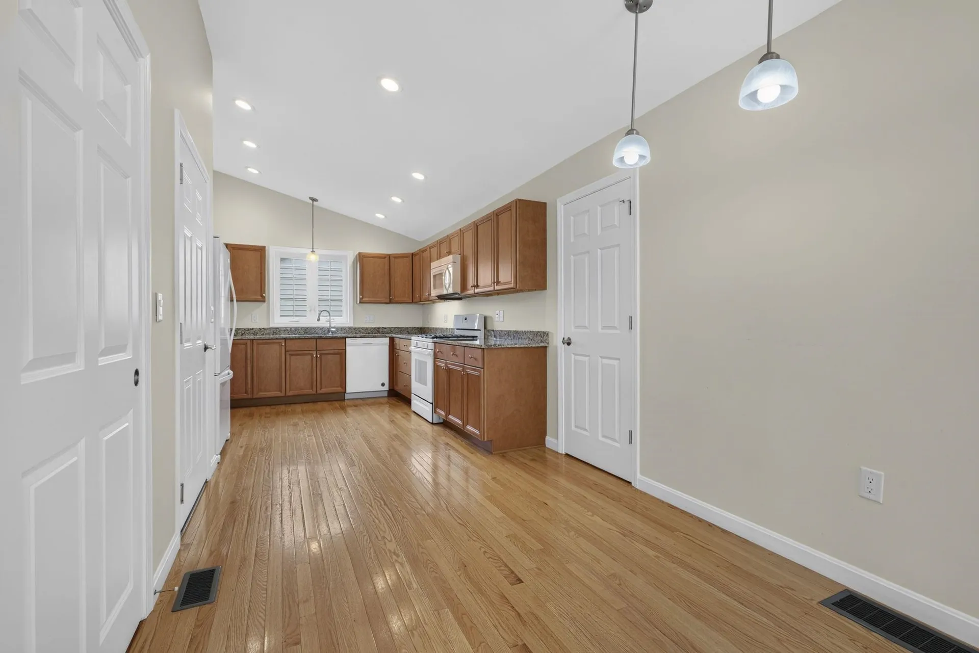27 Leybridge Drive Hudson NH 03051-3278